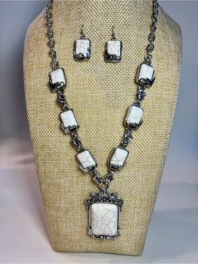Western Bohemian NEW white Howlite Stone Boho necklace earring set jewelry
